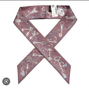 HERMES Silk Les Cles A Pois Twilly